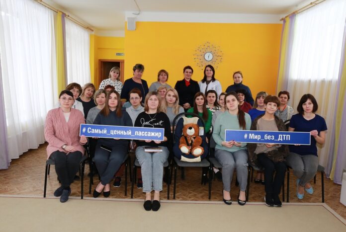 В Подмосковье автоинспекторы и врачи проводят семинары по оказанию первой помощи В Подмосковье автоинспекторы и врачи проводят семинары по оказанию первой помощи