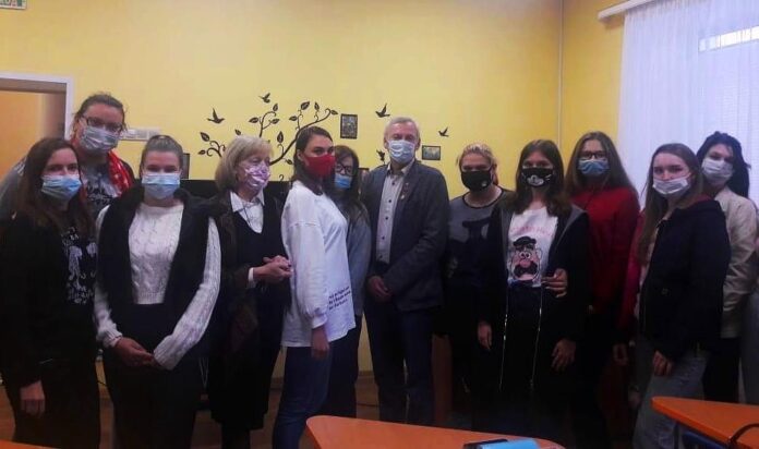 Встреча с писателем Сергеем Грачёвым состоялся в детской библиотеке № 11