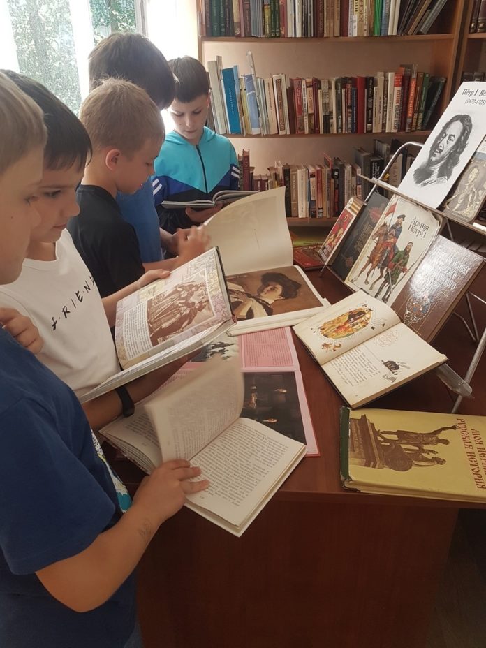 Исторический час провели сотрудники подольской библиотеки №25 Исторический час провели сотрудники подольской библиотеки №25