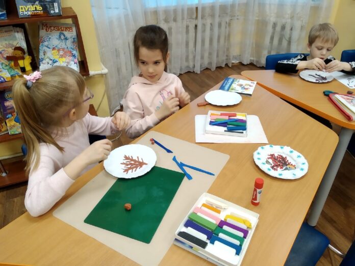 В Библиотеке № 11 провели экологическое занятие «Птицы зимой»