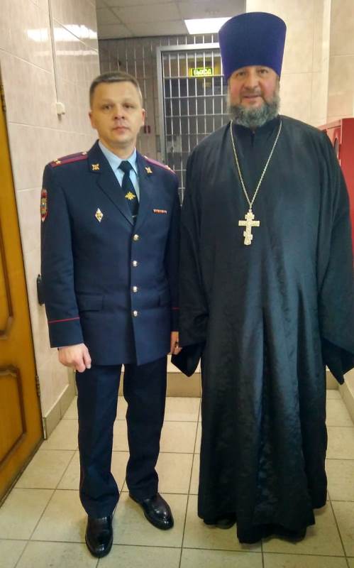Настоятеля Благовещенского храма совершил визит в изолятор временного содержания в Подольске