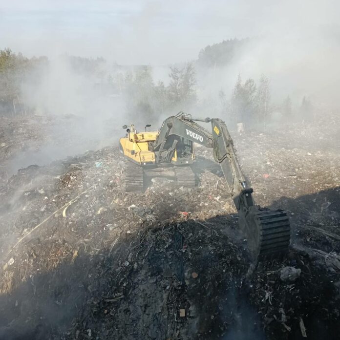 Продолжается ликвидация последствий возгорания на территории около д. Лучинское