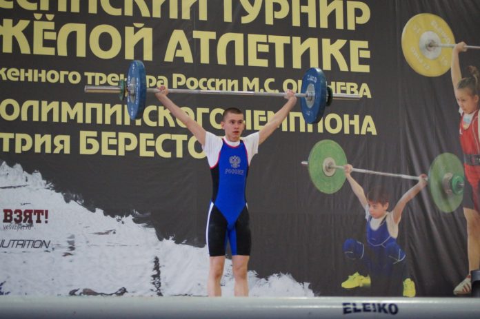 Жители муниципалитета завоевали призовые места на соревнованиях по тяжелой атлетике