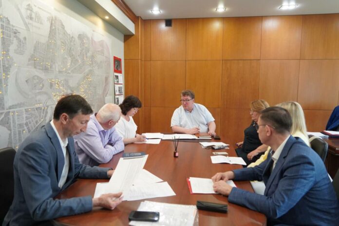 Главврачи государственных медучреждений Подольска отчитались о работе за полгода