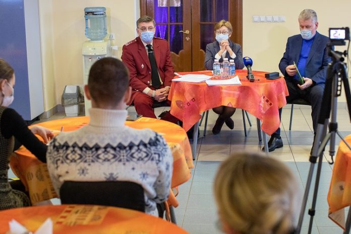 Сотрудникам «ЗиО-Здоровье» рассказали о необходимости вакцинации от коронавируса и порядке ее проведения Сотрудникам «ЗиО-Здоровье» рассказали о необходимости вакцинации от коронавируса и порядке ее проведения