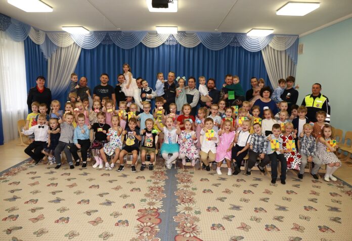 Сотрудники Госавтоинспекции г.о. Подольск  провели акцию в честь Дня отца Сотрудники Госавтоинспекции г.о. Подольск  провели акцию в честь Дня отца