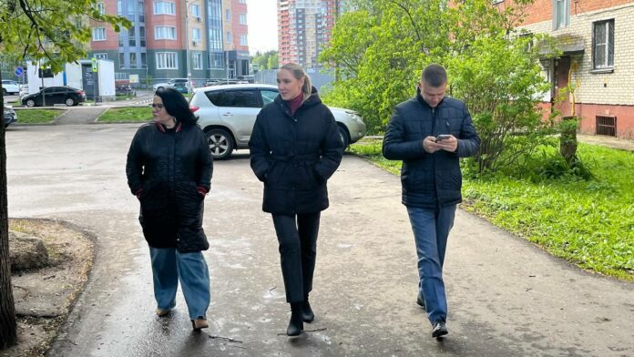 Содержание территории микрорайона Кутузово проверили в Подольске Содержание территории микрорайона Кутузово проверили в Подольске