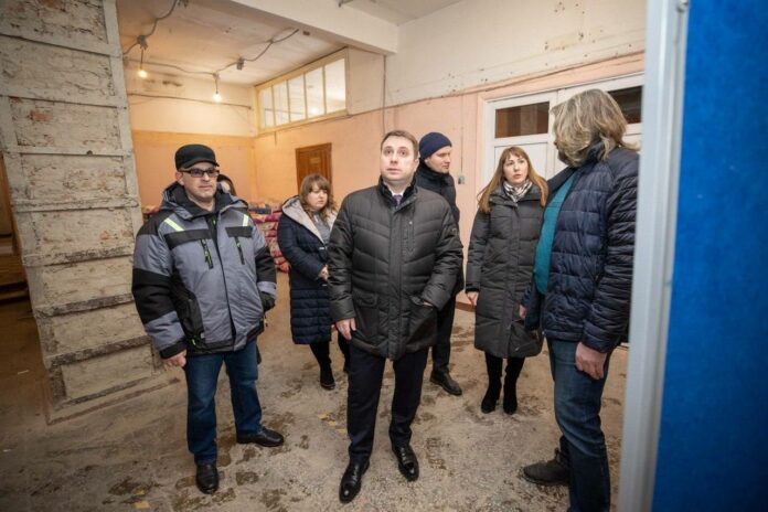 Глава Подольска Дмитрий Жариков проверил ход капитального ремонта СОШ № 14 Глава Подольска Дмитрий Жариков проверил ход капитального ремонта СОШ № 14