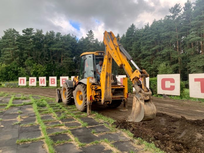 Новые беговые дорожки появятся на стадионе «Заречье» Новые беговые дорожки появятся на стадионе «Заречье»