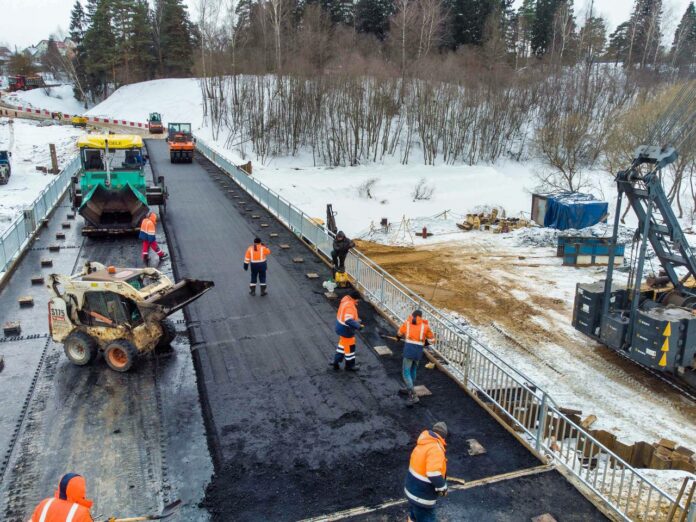 Временный мост через Пахру у д. Кутьино готовится к открытию Временный мост через Пахру у д. Кутьино готовится к открытию