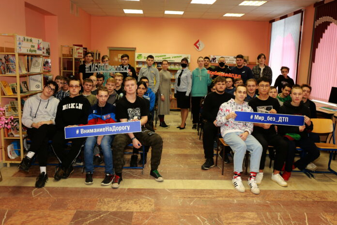 Студентов профессиональных образовательных организаций посетили сотрудники Госавтоинспекции Подольска