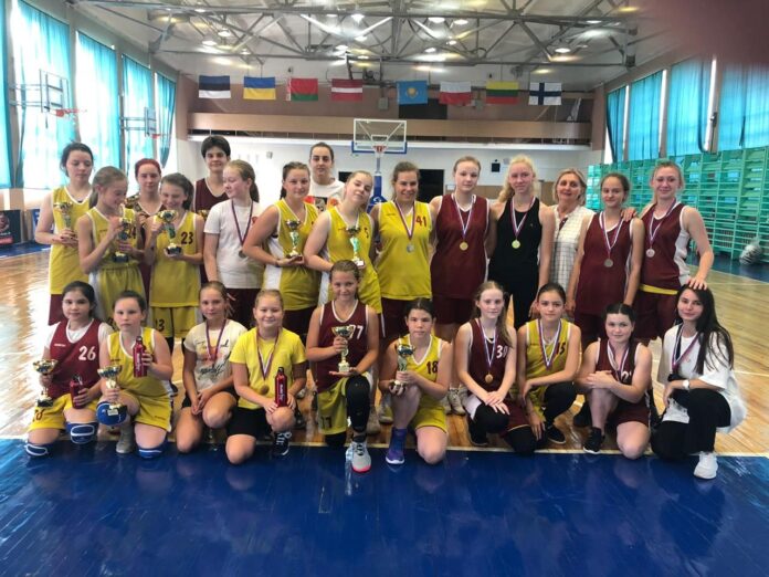 Соревнования по стритболу прошли в Подольске на базе ДК “Октябрь”