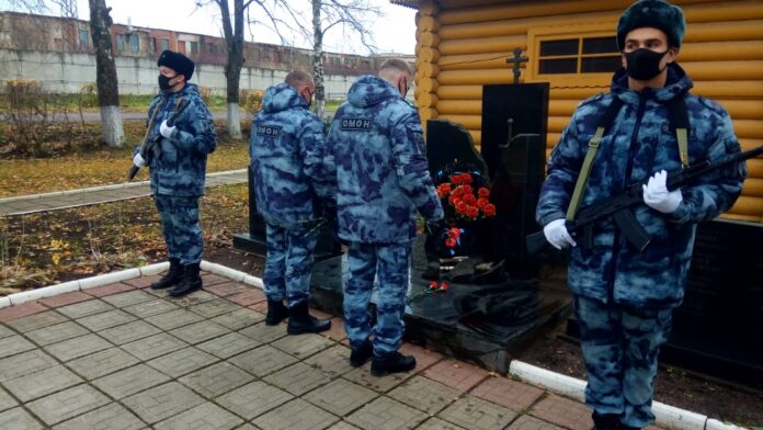 В Московской области почтили память сотрудников, погибших при исполнении служебных обязанностей В Московской области почтили память сотрудников, погибших при исполнении служебных обязанностей
