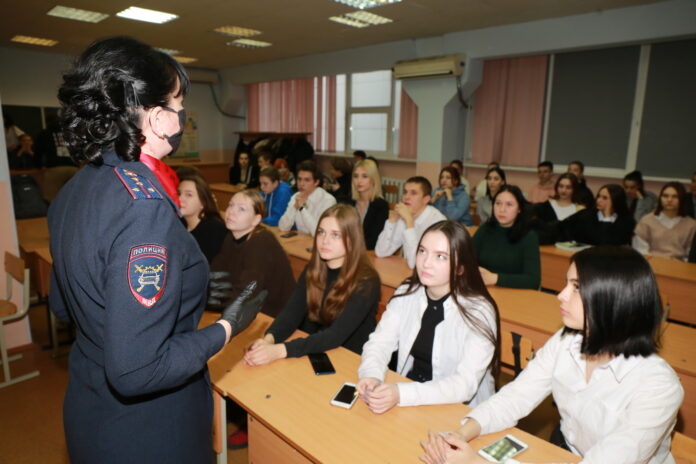 В колледже «МОКИТ» автоинспекторы провели тематическое меропреятие