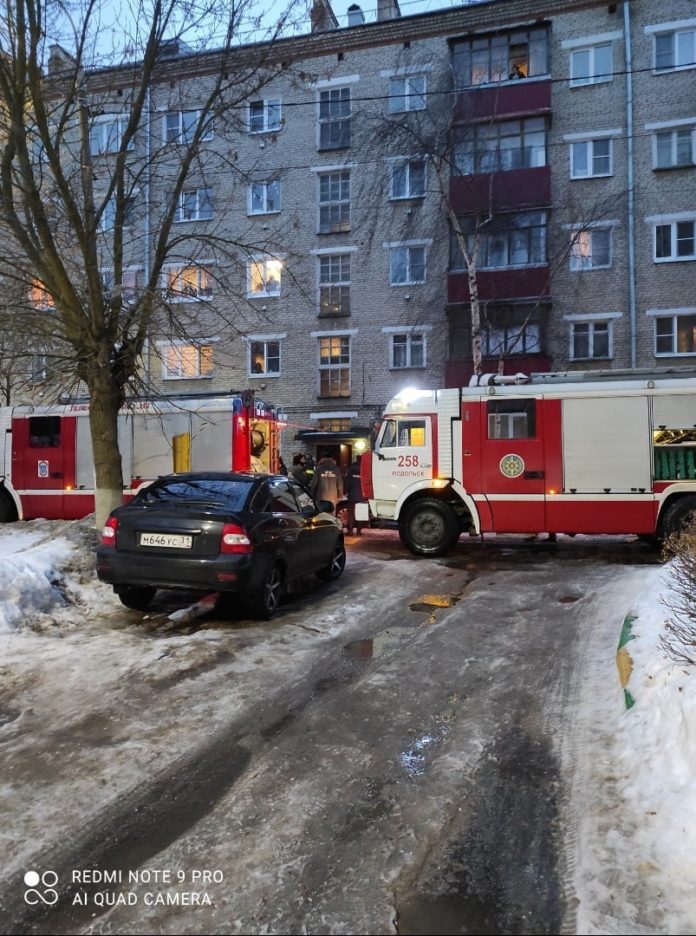 Пожар на улице Свердлова ликвидировали огнеборцы Подольска Пожар на улице Свердлова ликвидировали огнеборцы Подольска