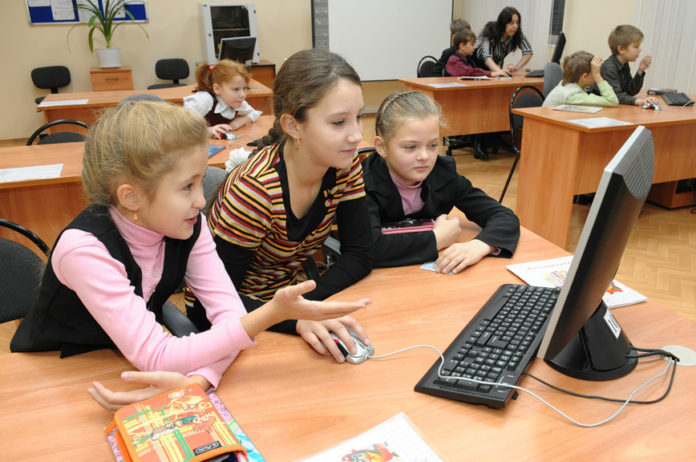 К сведению подольчан: модель цифровой образовательной среды не заменит традиционных уроков в школе К сведению подольчан: модель цифровой образовательной среды не заменит традиционных уроков в школе