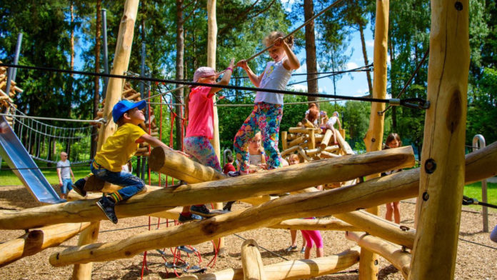 Для посещения детских площадок в парках и во дворах в Подмосковье QR-код не понадобится Для посещения детских площадок в парках и во дворах в Подмосковье QR-код не понадобится