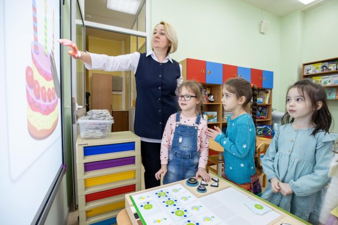 В подольском детском саду № 43 «Лучик» используется инновационное оборудование во время занятий