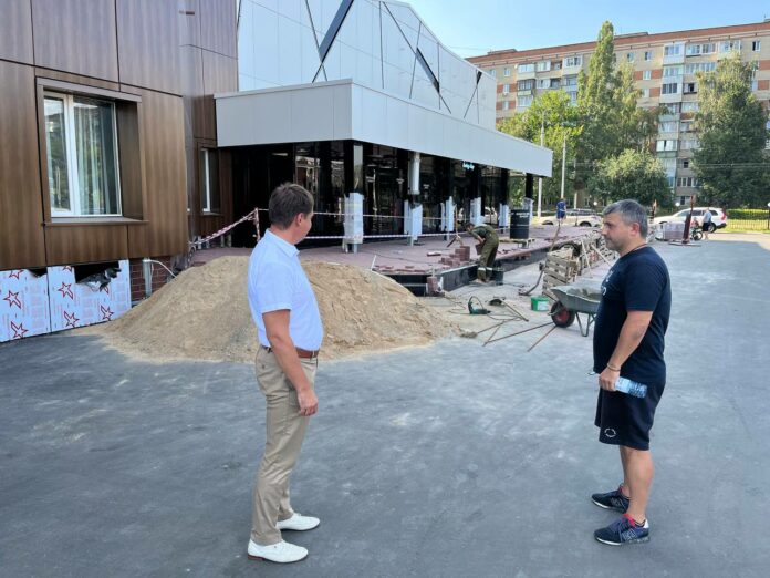 Архитектурный облик торгового комплекса «Остров сокровищ» в Подольске преображается Архитектурный облик торгового комплекса «Остров сокровищ» в Подольске преображается