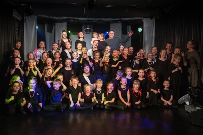 Театр “Яхонт” провел концерт в КДЦ «Южный» Театр “Яхонт” провел концерт в КДЦ «Южный»