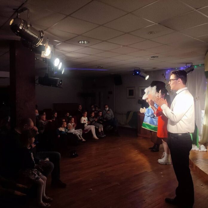 В МЦ “Максимум” состоялось новогоднее сказочное представление