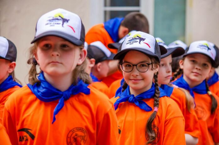 В Подольском лагере открылась первая смена В Подольском лагере открылась первая смена