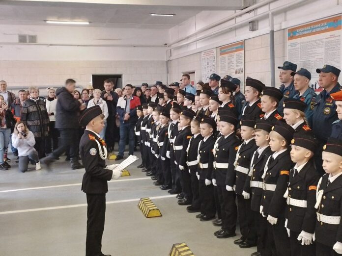Награждение работников Пожарной охраны России и посвящение в кадеты Награждение работников Пожарной охраны России и посвящение в кадеты