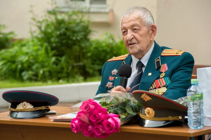 Книга «Комбат» ветерана войны Георгия Баранова издана ко Дню Великой Победы Книга «Комбат» ветерана войны Георгия Баранова издана ко Дню Великой Победы