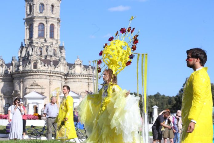 Фестиваль «Сон в летнюю ночь» открылся в усадьбе Дубровицы в Подольске