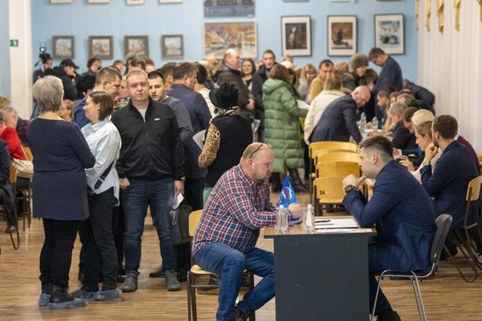 Выездная администрация приняла жителей в Центральном микрорайоне