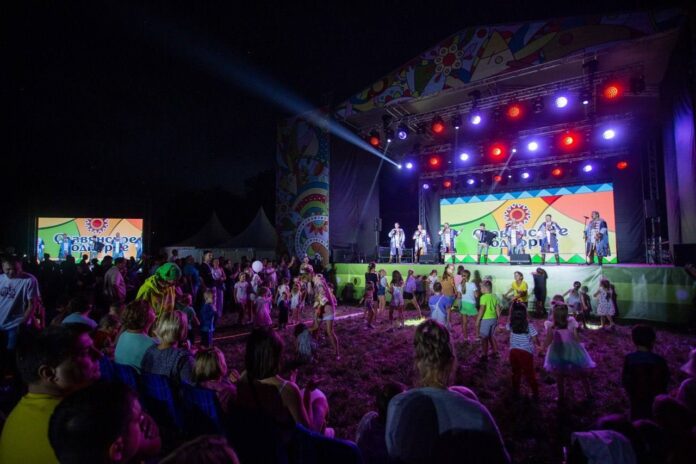 Фестиваль “Славянское подворье” грандиозно прошел в Подольске Фестиваль “Славянское подворье” грандиозно прошел в Подольске