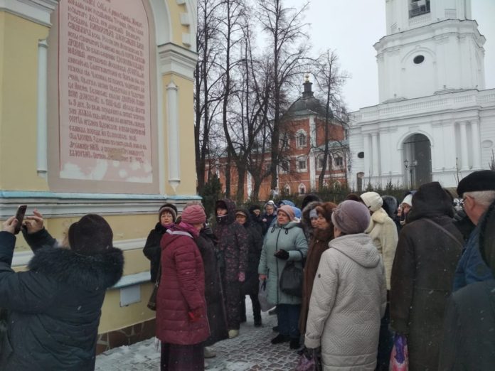Представители старшего поколения из Подольска посетили Николо-Угрешский монастырь