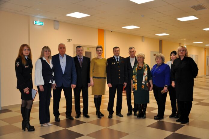 В Подольске полицейские и ветераны провели Урок мужества с учащимися гимназии В Подольске полицейские и ветераны провели Урок мужества с учащимися гимназии