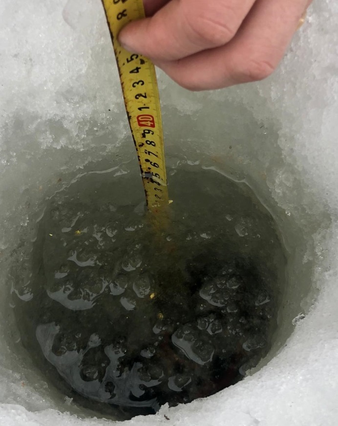 Толщина льда на реке Пахре 26 февраля Толщина льда на реке Пахре 26 февраля