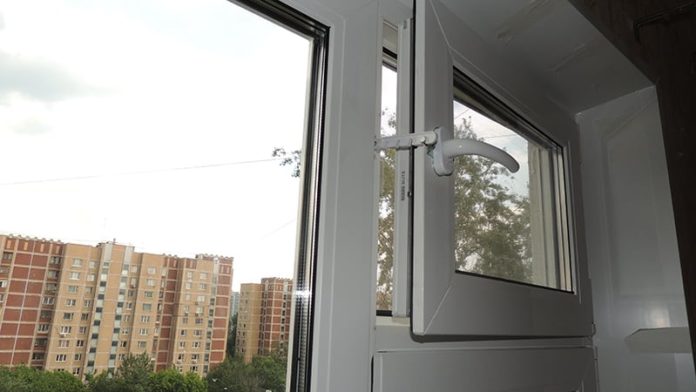 Полицейские задержали подозреваемого в краже ноутбука из квартиры Полицейские задержали подозреваемого в краже ноутбука из квартиры