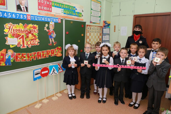 В Большом Подольске сотрудники подмосковной Госавтоинспекции организовали уроки по безопасности дорожного движения