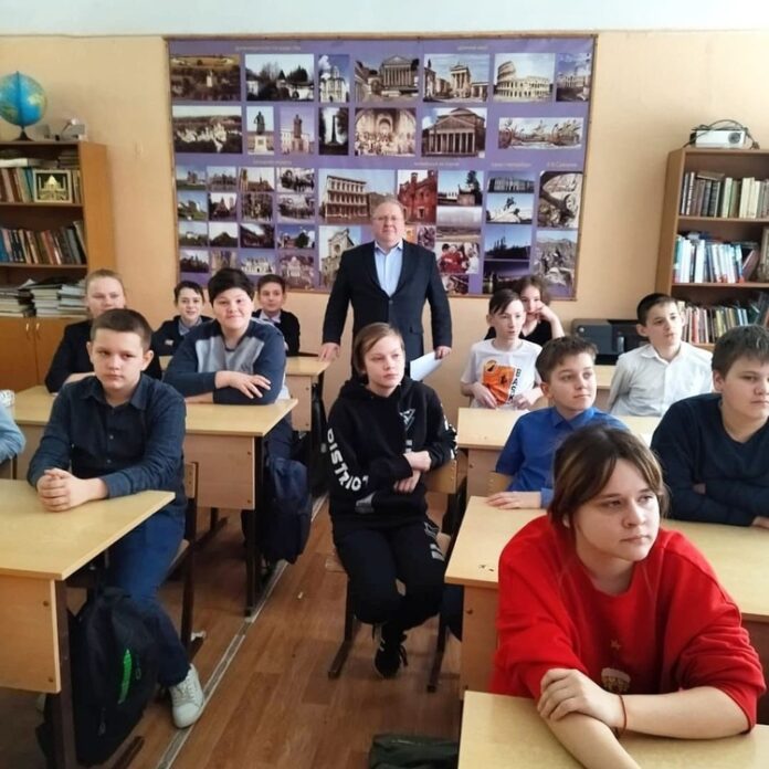 Беседу на тему “День детских изобретений” прошла для учащихся школы № 15 Беседу на тему “День детских изобретений” прошла для учащихся школы № 15