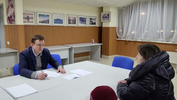 Замминистра ЖКХ  региона ведет личный прием жителей в Климовске Замминистра ЖКХ  региона ведет личный прием жителей в Климовске