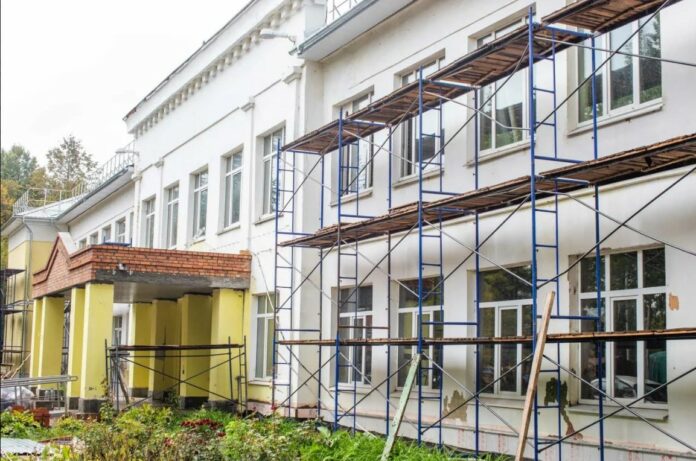 В Климовске полным ходом идёт капитальный ремонт двух школ