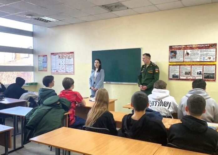 В МЦ “Максимум” прошла беседа на тему “Армия и призыв”