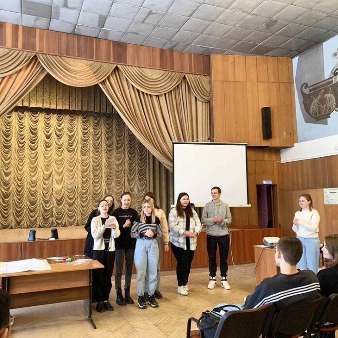 В экономической игре «Дороги» приняли участие студенты колледжа “Московия” (СП Львовское)