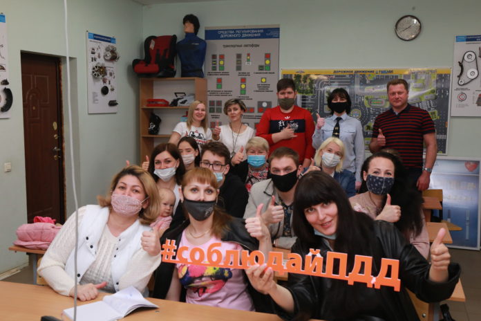 Студентам подольской автошколы поведали о невидимых угрозах на дороге Студентам подольской автошколы поведали о невидимых угрозах на дороге