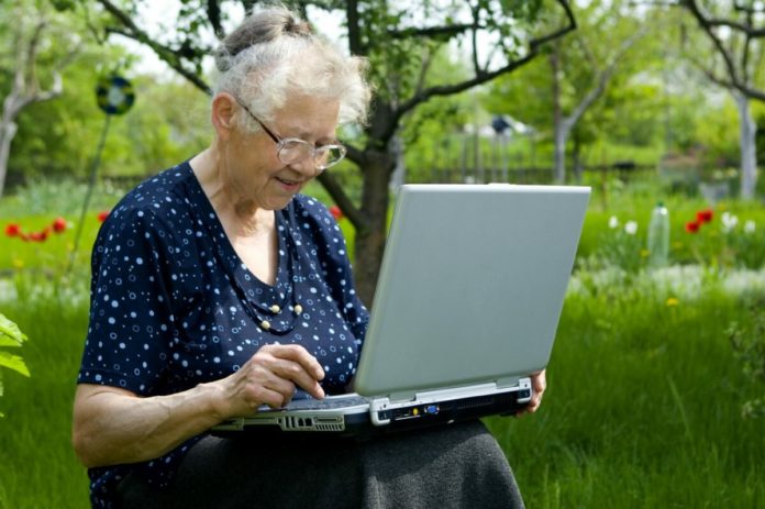 Пенсионеров Большого Подольска приглашают поучаствовать в конкурсе по компьютерной грамотности Пенсионеров Большого Подольска приглашают поучаствовать в конкурсе по компьютерной грамотности