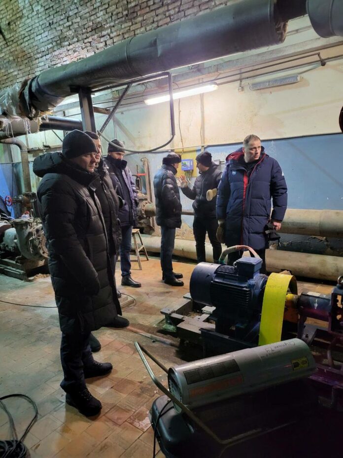 Аварийно-восстановительные работы на теплотрассе от котельной ЗАО «КСПЗ» Аварийно-восстановительные работы на теплотрассе от котельной ЗАО «КСПЗ»