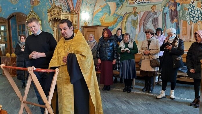 В Воскресенском храме Подольска прошел волонтерский молебен В Воскресенском храме Подольска прошел волонтерский молебен