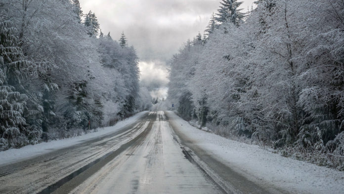 Госавтоинспекция Московской области порекомендовала автолюбителям быть внимательными на дороге