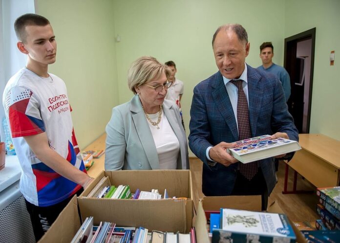 Жители Подольска собрали более 10 500 книг для детей из ДНР и ЛНР Жители Подольска собрали более 10 500 книг для детей из ДНР и ЛНР