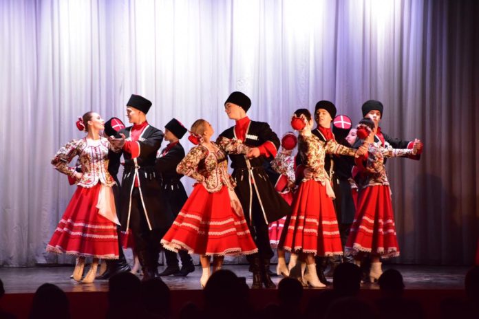 Ансамбль «Рассвет» из Подольска стал лауреатом I степени на фестивале «Карусель-Земля» — «Град мастеров – Подольск»