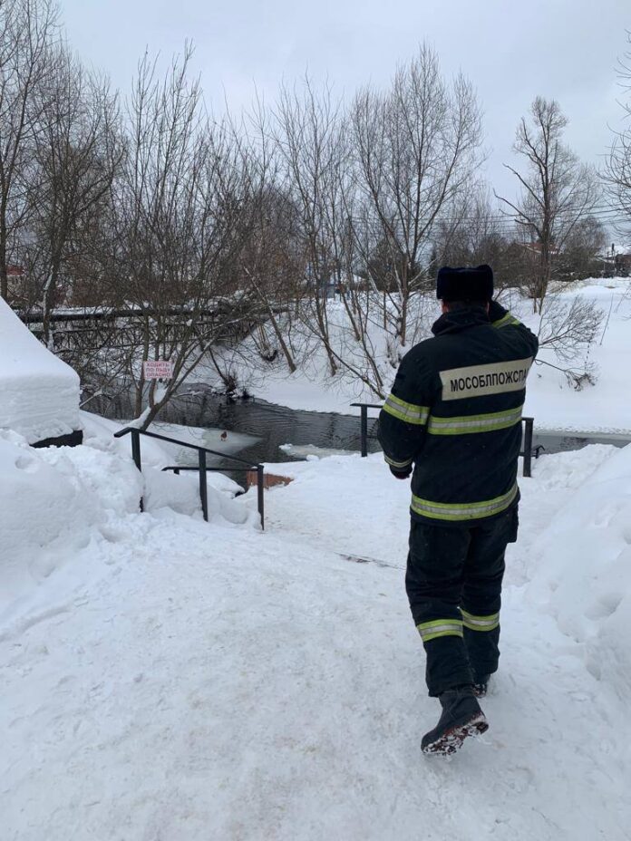 Лед на реках Большого Подольска начал подтаивать Лед на реках Большого Подольска начал подтаивать