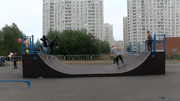 Глава округа Николай Пестов посетил скейт-парк в Кузнечиках Глава округа Николай Пестов посетил скейт-парк в Кузнечиках
